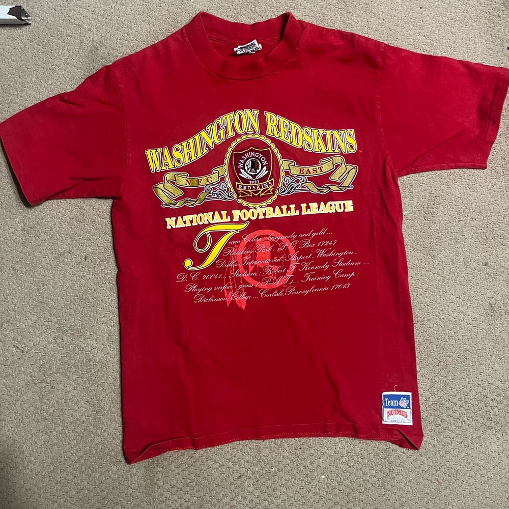SUPER RARE WASHINGTON REDSKINS NUTMEG TEE SIZE L FITS LIKE S/M